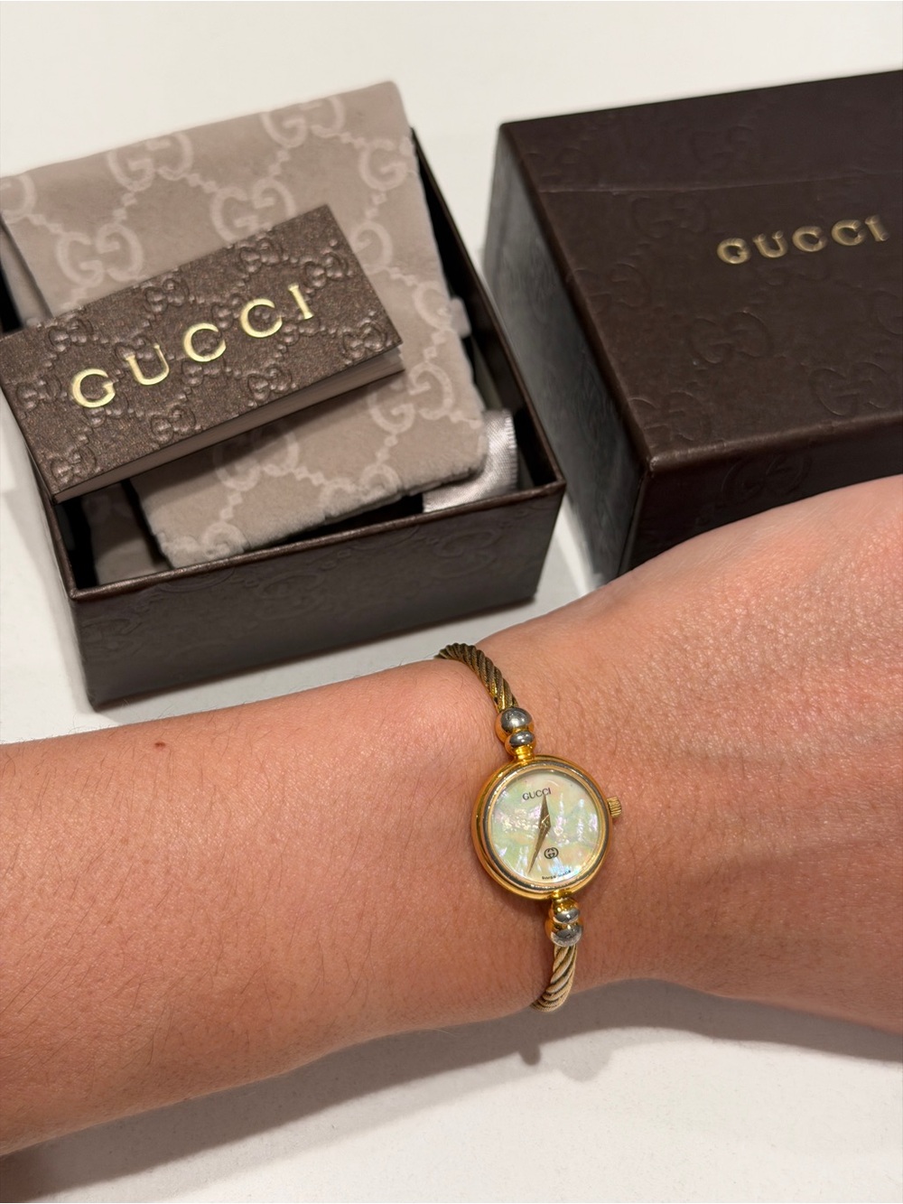 Rare Vintage Gucci Cable Bracelet Watch with Mother-of-Pearl Dial